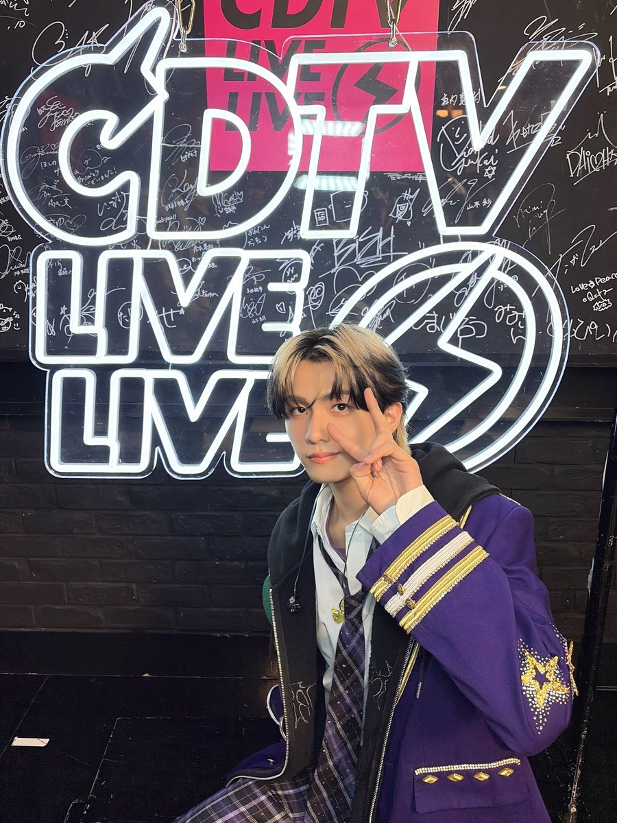 Lienel_official's tweet photo. ＼⚡️#CDTVライブライブ⚡️／

#EBiDAN 「Yes! 東京」
パフォーマンスを披露しました🦐✨

🟪 #Lienel（#リエネル）🟪
2023年4月29日デビュー
6人組メインボーカル＆ダンスグループ

#高桑真之（たかくわさねゆき）
東京都出身
2009.12.9 / 16歳
メンバーカラー💛

高身長りえねる最年少の16歳👦🏻
https://t.co/Ihfl7RHqYw

@TBSCDTV
#CDTVとEBiDANでYes東京