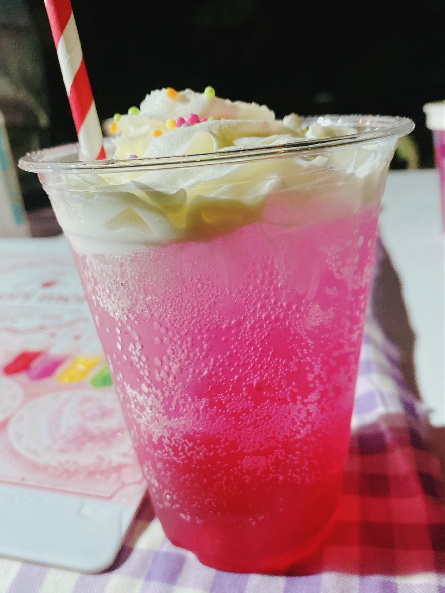 Subaru2_Lunor's tweet photo. 昨日食べたオシャレなお団子とお飲み物🍡🥤❤️

#しぇりめり https://t.co/8BDH4WGNik