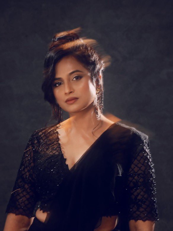 muthalbo's tweet photo. Ramya Pandian 

#Ramya #RamyaPandian https://t.co/uyQyr4u4xZ