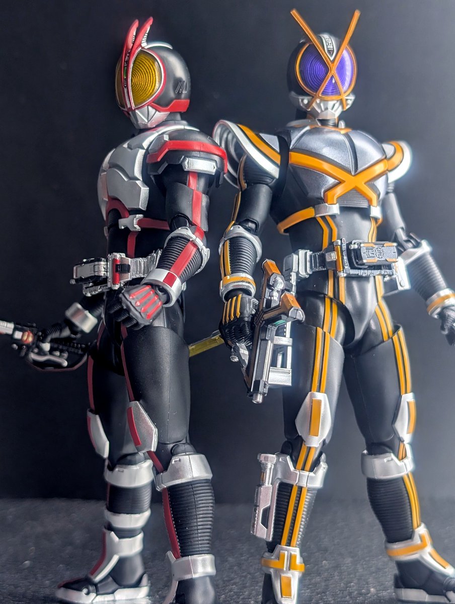 zyaburoo's tweet photo. #夜のフィギュア撮影会
テーマ「フリー」
ファイズとカイザ https://t.co/7hrvd8UTDC