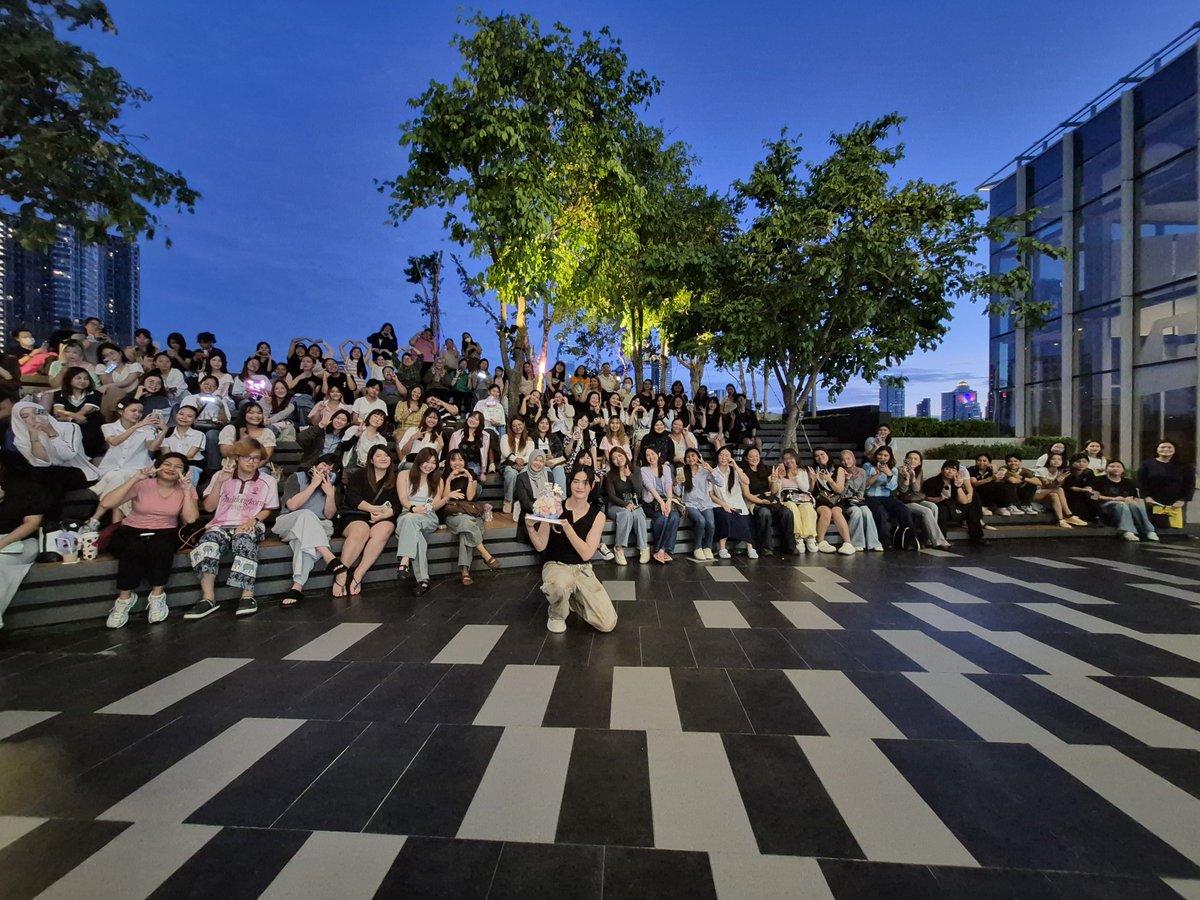 ATLASofficialTH's tweet photo. ขอบคุณทุกคนที่มา happy birthday พี่วิชญ์ยี่สิบหกพร้อมเฉิดฉาย🎂🙏🥰

และขอบคุณทาง  SAMYAN MITRTOWN ที่ให้สถานที่จัดงานรวมพลวันเกิดๆไนซ์นะครับ🙏

#26thOfShineOnNiceDay 
#ATLASth #ATLAS_th
#XOXOentertainment https://t.co/ca9QjJ0hht