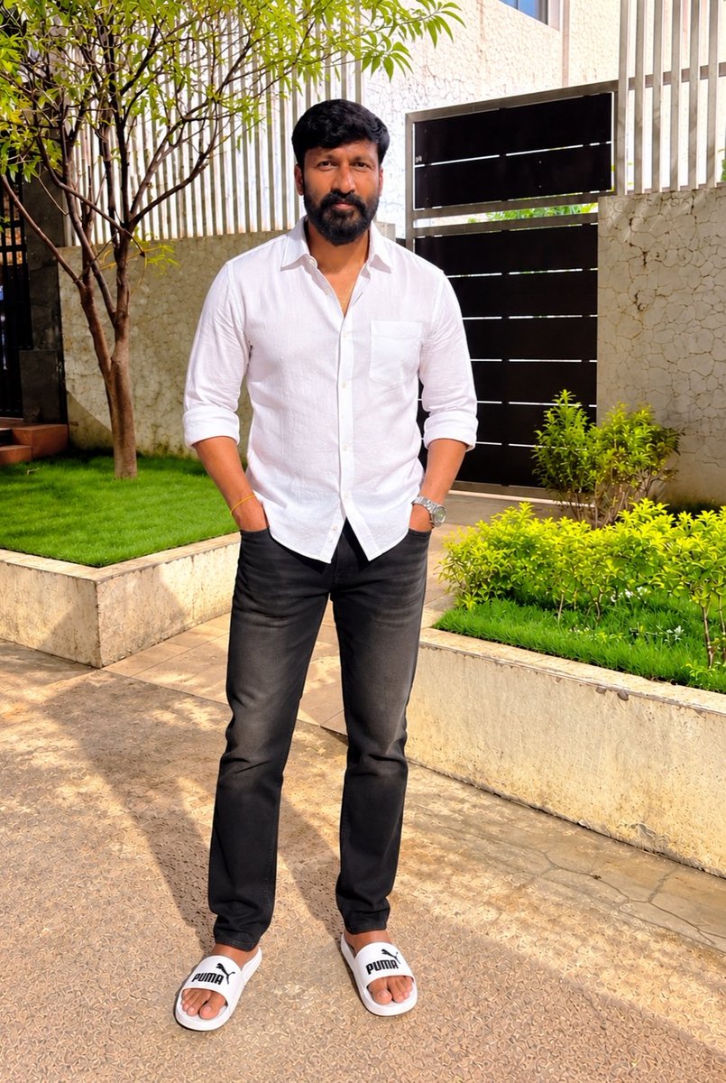 gopichandaslams's tweet photo. Macho Star @YoursGopichand ❤️‍🔥
Previous click from his residence!👌

#TGopichand #MachoStar #BharataVarsha #SINGA https://t.co/xUIspEO7Ed
