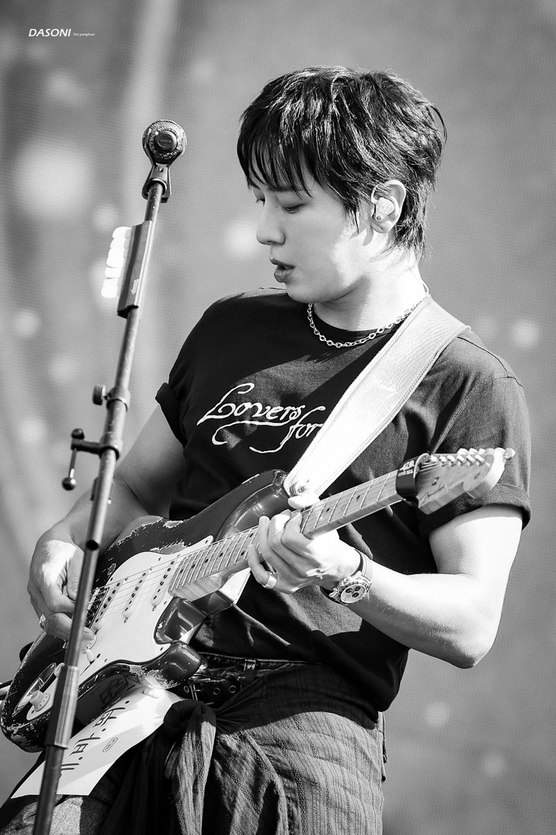 DASONI622's tweet photo. 260905 사운드플래닛페스티벌
#CNBLUE #정용화 #JUNGYONGHWA

✨🖤 https://t.co/SvD2YOMP1z