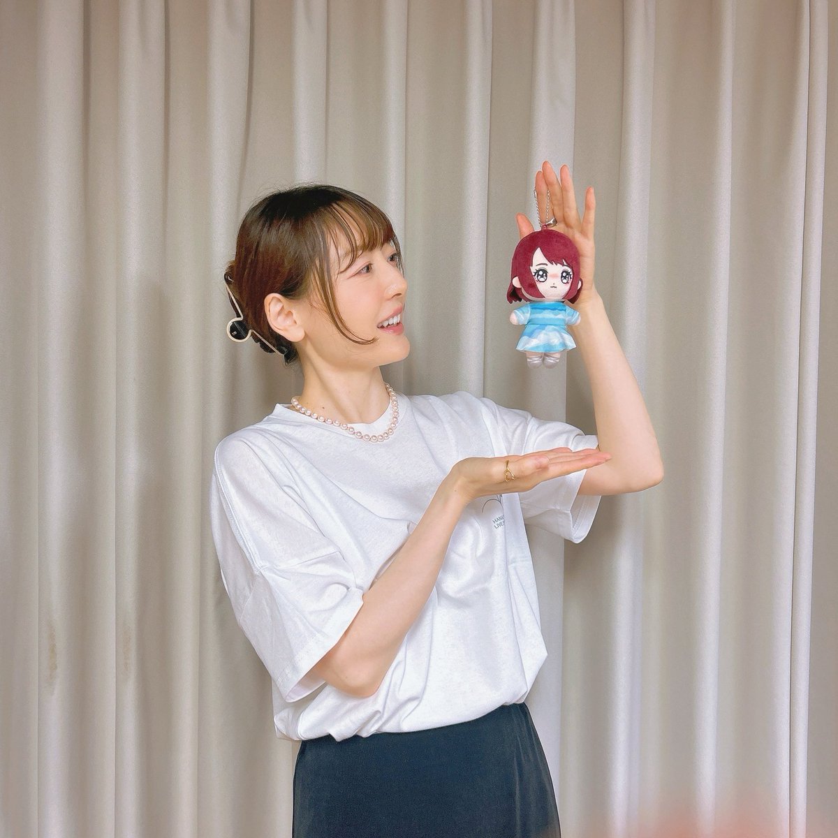 hanazawa_staff's tweet photo. そして久々のぬい〜！ほっぺが赤いのが可愛い「ミニかなぬい〜空模様のワンピver.〜」＆
大きくて普段使いしやすそうな「“Clematis Photo”トートバッグ」 https://t.co/wa6YNFULkx