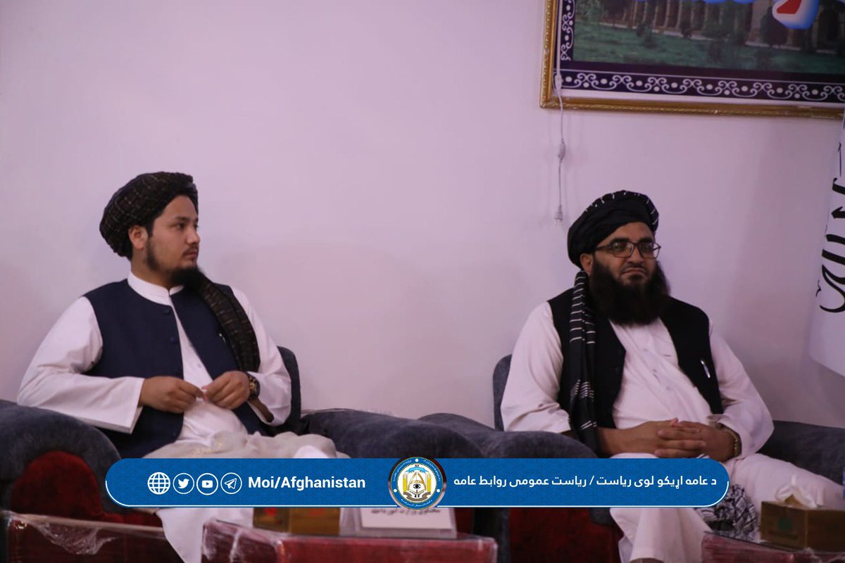 abdulmateenqani's tweet photo. په هرات کې د سیمه‌ییزې حکومتولۍ او رسنیو ترمنځ د همغږۍ ناسته ترسره شوه

دهرات ولایت د سیمه‌ییزې حکومتولۍ او د رسنیو ټولنو ترمنځ د همغږۍ د پراختیا او همکارۍ د پیاوړتیا په موخه، د هرات ولایت امنیه قوماندانۍ په مقر کې دهرات ولایت امنیه قوماندان الحاج شیخ‌الحدیث نقیب‌الله عزیزي…
۱/۷ https://t.co/Py6sgt0IdN