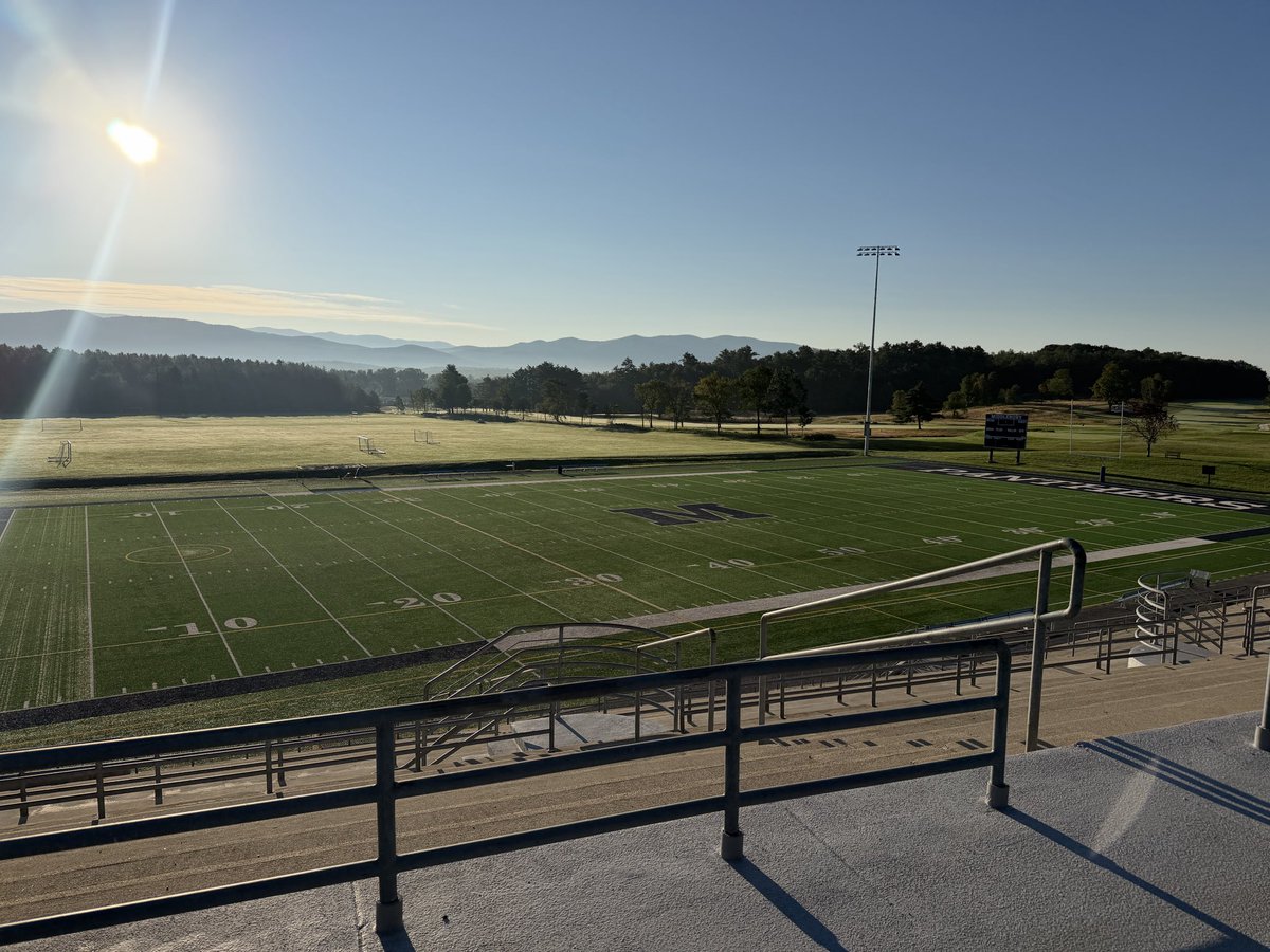 PhelpsTodd4's tweet photo. Perfect fall morning for a walk! #802 #GoMidd #LaborDay @MiddAthletics @Middlebury https://t.co/AZwSCJttfA