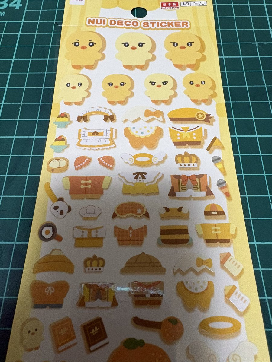ramuko_v_v's tweet photo. ダイソーでヒヨコちゃんシールがあったから全部ポガリちゃんにしてやったぜ🐥笑笑 https://t.co/pMsyysVeGt
