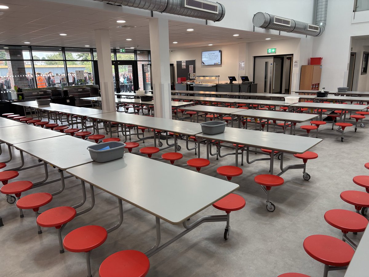TrinityAcadStE's tweet photo. The TASE way. Our children are so respectful of our environment- 2 minutes after the end of lunch for 450 students #spotless #respect #responsibility https://t.co/Sd4QqGTQ96