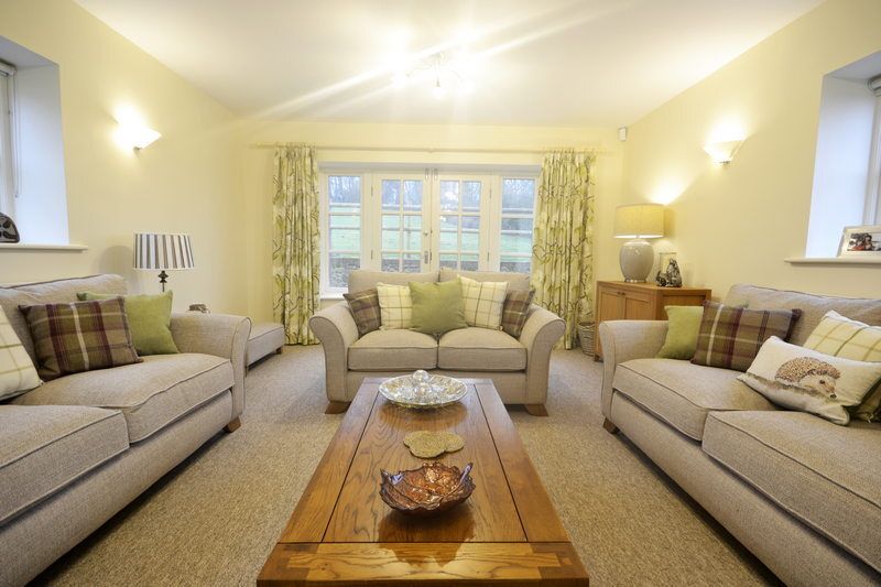 TheHolidayCots's tweet photo. π‘π³ Historic Character Meets Modern Comfort π³π‘
With its blend of period charm, contemporary comfort and beautiful surroundings, Brickley Rise is a wonderful choice for an escape from everyday life.
ποΈ 8
https://t.co/NjjnTGp3GH
#BrickleyRise #HistoricStay #CountrysideEscape https://t.co/KrYBSqi0Ny