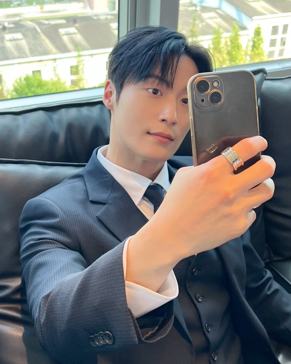 chyyxxn's tweet photo. 20260907 namjun0609 인스타
#허남준 #HEONAMJUN 

@ bvlgari 
#Bvlgari #GoldSteel #BvlgariPartner #비제로원

🔗https://t.co/FmtBQ4XOw6 https://t.co/11TQjH3xua