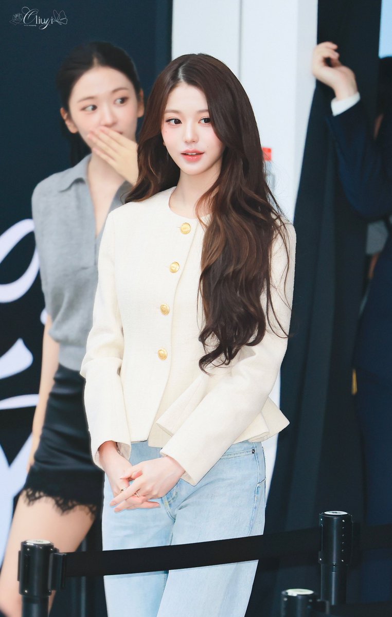 Oliuyi_0831's tweet photo. 260907🖤🤍

 #아이브 #IVE #장원영 #JANGWONYOUNG #원영 #WONYOUNG #ウォニョン https://t.co/OLlLmBfko6