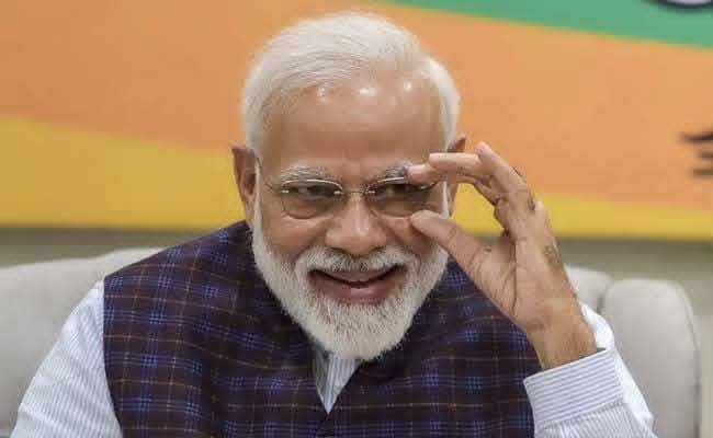 vermavidh's tweet photo. अपने बच्चो की लाश गिन कर कैसा लग रहा है फ़्रेंस? बाक़ी मेरे नाम पर और मेरे प्रचार पर नगर निगम से लेकर हर चुनाव में मुझे वोट देते रहो बस, नहीं दोगे तो दिमाग़ी नक्सल कहूँगा। इसलिए मुझे वोट दो और बदले में तुम्हें तुम्हारे ही बच्चो की लाश दूँगा।
@narendramodi @Mrsinha https://t.co/9X9faF7bpP