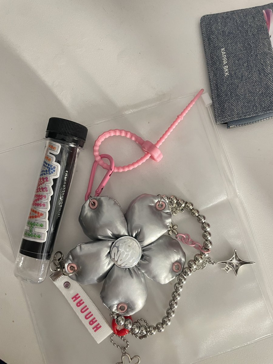 anatomymybrain's tweet photo. Keychain Hannah 
🏷️890฿
✨พร้อมโอนลดได้/ผ่อนได้นะคะ
#สกายนานิ #skynani
#ตลาดนัดสกายนานิ
#SMYLE #NEONA https://t.co/YfifIE68Aa