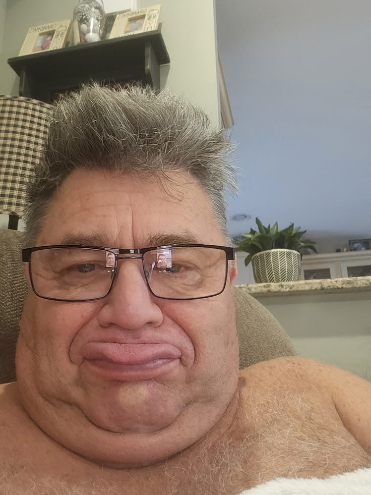 PatrickR10's tweet photo. Wanna chat? https://t.co/1Chg3FhFtI