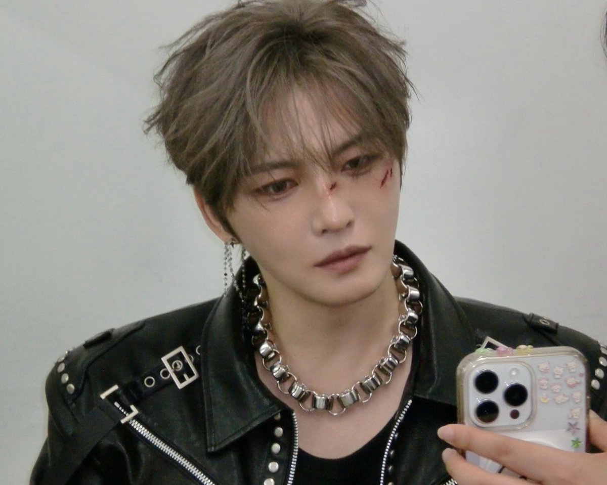 MMooKiiEE's tweet photo. เบ้าหน้าพี่แจจุงปฏิเสธความมอมมาก เป็นคอนเซ็ปต์แบบแสนซนคนสวย นักรบย่อมมีบาดแผลกันนิดหน่อย

📷 : https://t.co/wjVRKeCuCJ https://t.co/QYNv3Qnple