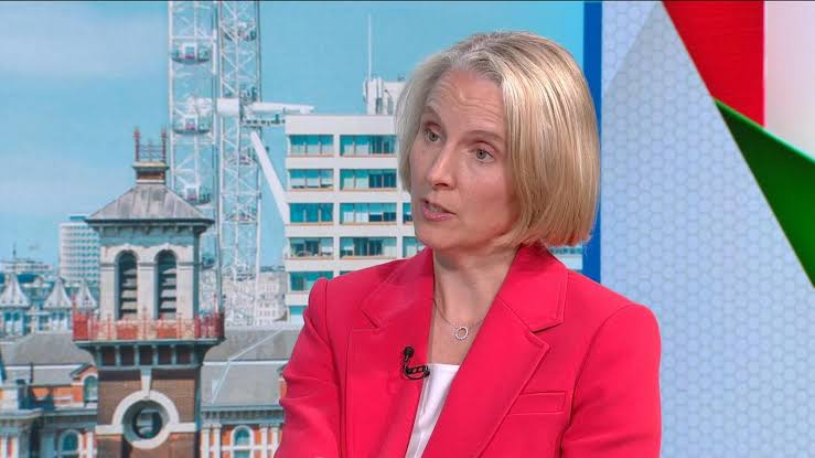 David90shaw's tweet photo. 🚨 TWO TIER LABOUR EXPOSED: MINISTER CALLS BRITISH CITIZENS THUGS WHILE ILLEGAL MEGA DINGHIES INVADE PORTSMOUTH!

Meet Labour Treasury Minister Emma Reynolds.

She just went live on GB News to attack hundreds of local British residents in Portsmouth, branding ordinary citizens as intimidating thugs who crossed the line simply for protesting against illegal migration.

Let that sink in for a second!

Smuggling cartels launch a record breaking mega dinghy carrying 140 unvetted illegal migrants from 200 miles away in France, and Labour meets them with heated coaches, free hotels, and taxpayer funded perks. 

Yet when patriotic people in Portsmouth, the historic home of the Royal Navy, stand up to demand border security, Labour ministers smear them as violent criminals.

We spent over 1.2 billion pounds sending cash to France to stop this crisis, and all we got was open borders and ministers insulting our own people.

Illegal arrivals break our border laws and get rewarded with free housing. British taxpayers complain, and they get called thugs by the politicians spending their money.

RT and SHARE this everywhere to expose Emma Reynolds and stand with the people of Portsmouth! 🇬🇧