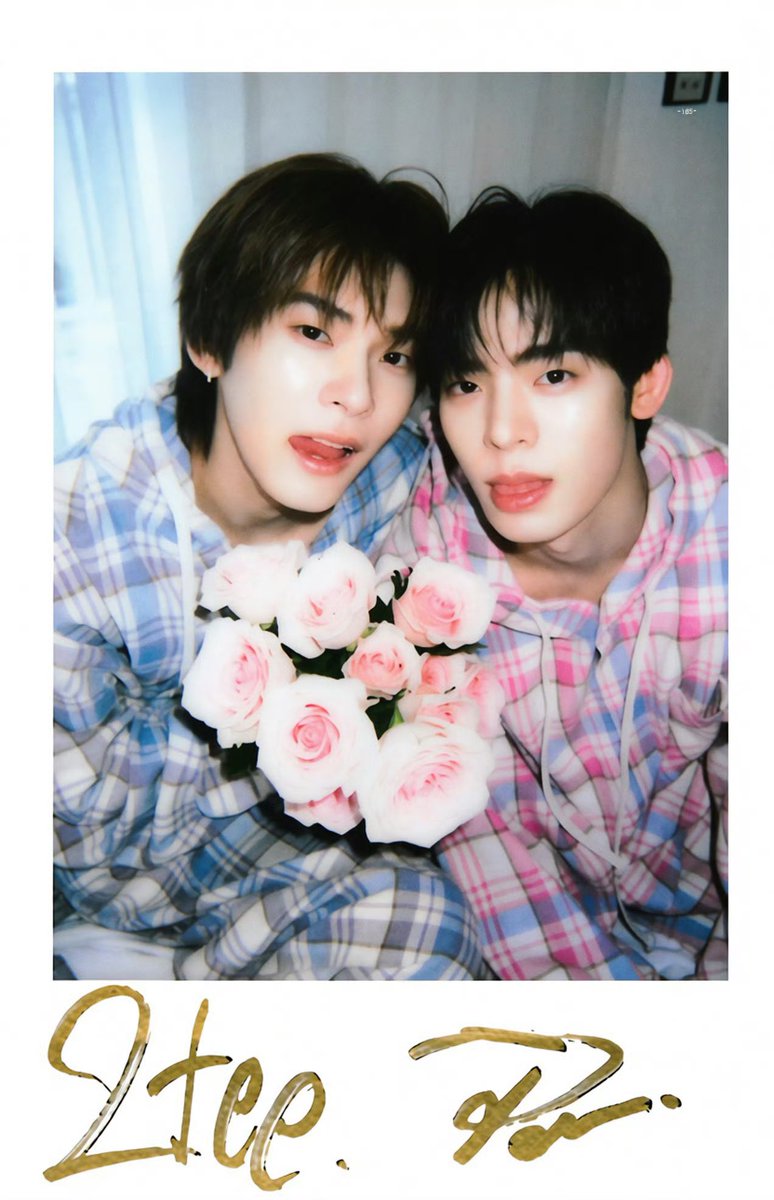 jellyisstarfish's tweet photo. เซตชุดนอนน่ารักจางงง สีฟ้ากับสีจมปูวว 💖 แบร่ 😜

( cr. 185 哒哒 https://t.co/eMkabq3Tw3 ）

꙳⸌ #teeteepor ⸍꙳
🐶 #twnpich 🐻‍❄️ #porsuppakarn https://t.co/X1knXQvPbj