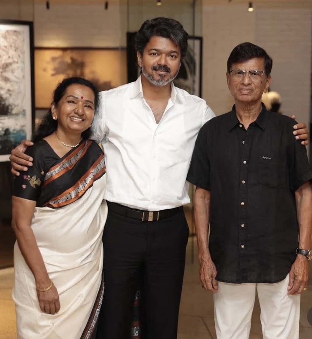 VTLTeam's tweet photo. எத்தனை அழுத்தங்கள் இருந்தாலும், அதை எளிதாகக் கையாளும் முதல்வரை சந்தித்தது, ஒரு தந்தையாகப் பெருமைப்படும் நேரம்.

- @Dir_SAC via instagram https://t.co/CgfzUqruU2