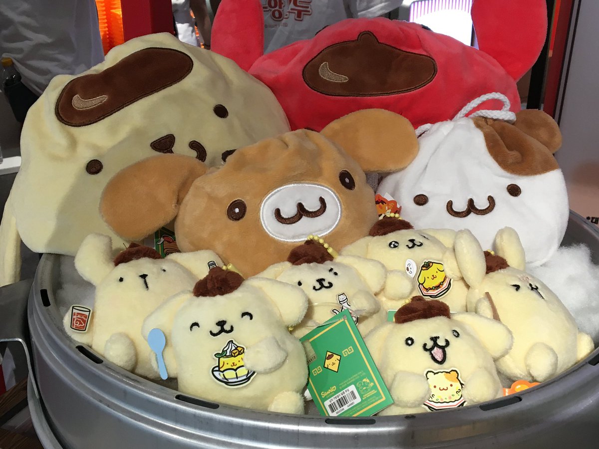 ymineew's tweet photo. 폼푸 팝업 평일에 가니까 웨이팅도 없음 😙😙 1트에 머핀이 뽑앗쥐 💛💛 https://t.co/gfmTD1DzWc