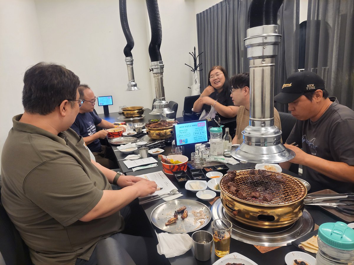 justice_ansan's tweet photo. 정의당 안산 북클럽 "정글북(정의당에서 글 쓰고 책(Book) 읽는 모임)" 첫 모임 진행했습니다!
회원 간 상견례와 회장, 총무를 선출하고 차기 운영 계획에 대해 논의하는 시간을 가졌습니다. https://t.co/W9YENMRbZu
