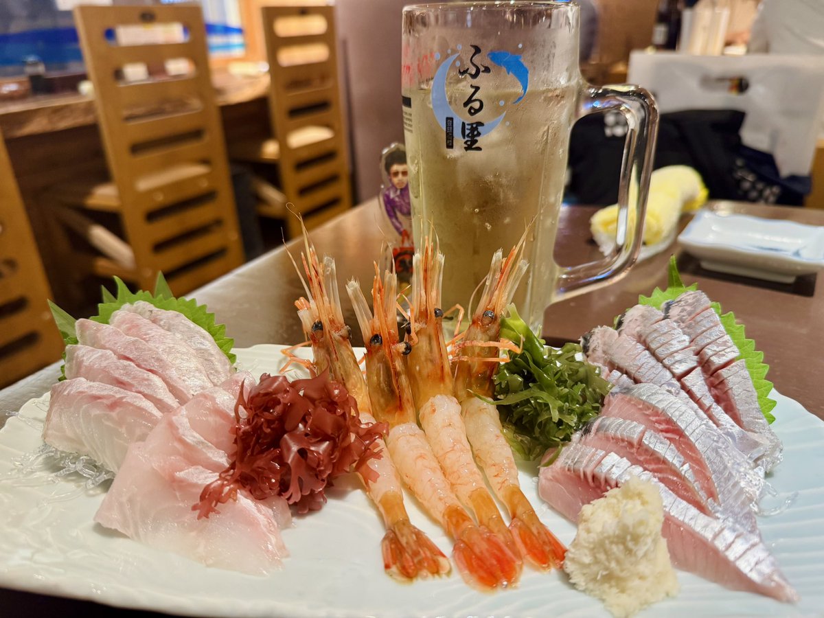 kurosuke229's tweet photo. #どうでしょう祭　旅　食べたものいろいろ
❷ふる里
ここでは魚介メインでいただきました。
八角、にしん、ボタンエビ
とうきび天ぷら、白貝酒蒸し、ししゃも等
北斗随想も置いてあるのでそれも最高👍 https://t.co/cIOnaN5XHK