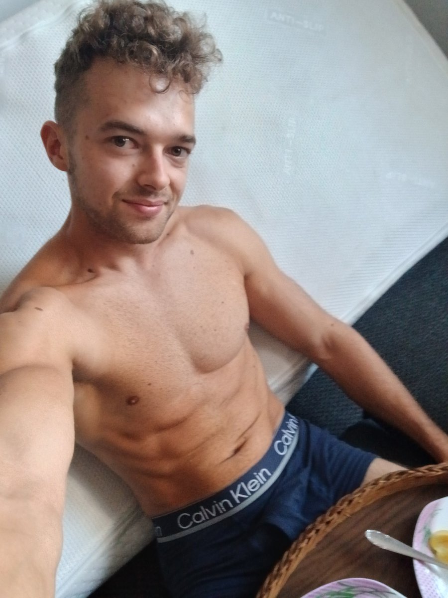 DaliBuilder's tweet photo. Good morning
#fyp #abs https://t.co/KTMPl89F57