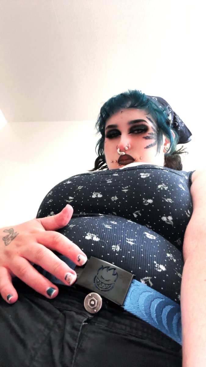 cricketcries69's tweet photo. This bra makes my tits look huge https://t.co/l2o5QazFd8