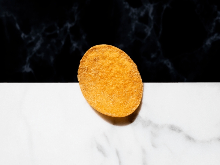 AhmetYalcidi41's tweet photo. Just unearthed a bag of crispy honey butter chips—sharing with anyone who needs a midday pick-me-up! https://t.co/xwzMltDa78