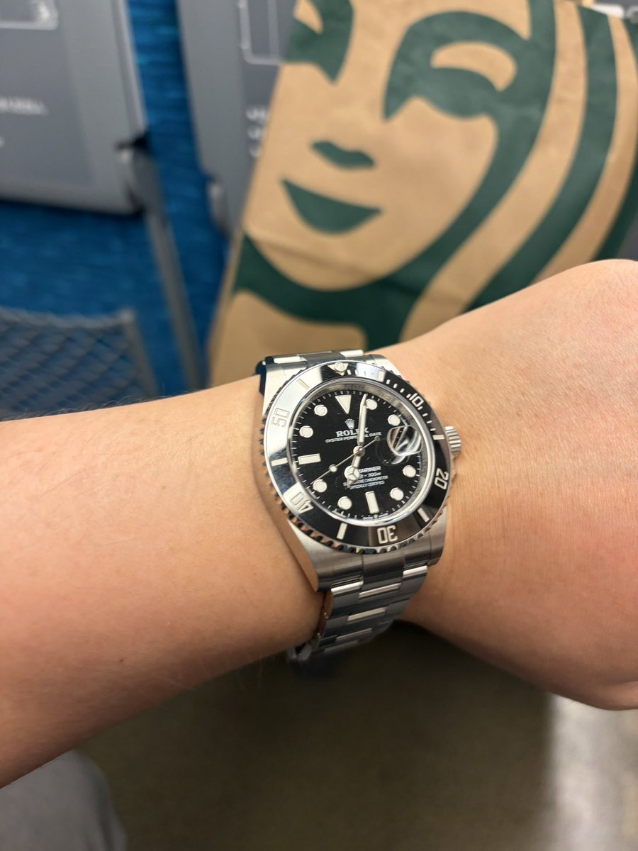 omugiartx's tweet photo. 週末から雨が続きますね☔️
皆さん、お気をつけてください✨

#Rolex  
#ロレックス 
#サブマリーナ https://t.co/ZBMCPYgZwF