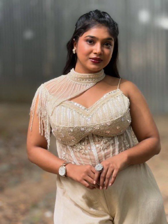 Chennaipatrika's tweet photo. #Parvathy @Parvathy #TamilActress #KollywoodBeauty #RisingStar #DesiBeauty #InstaBeauty #InstaStar #ModelLife #ActressLife #FashionQueen #PhotoshootVibes #QueenVibes #GorgeousLook #CelebrityStyle #StarGirl #TrendingStar
@Chennaipatrika
#chennaipatrika https://t.co/8dZyEQTulw