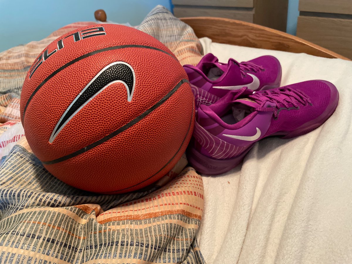 jt_buckets's tweet photo. Labor Day means basketball baby#55 days till season… https://t.co/4iT92sIN91