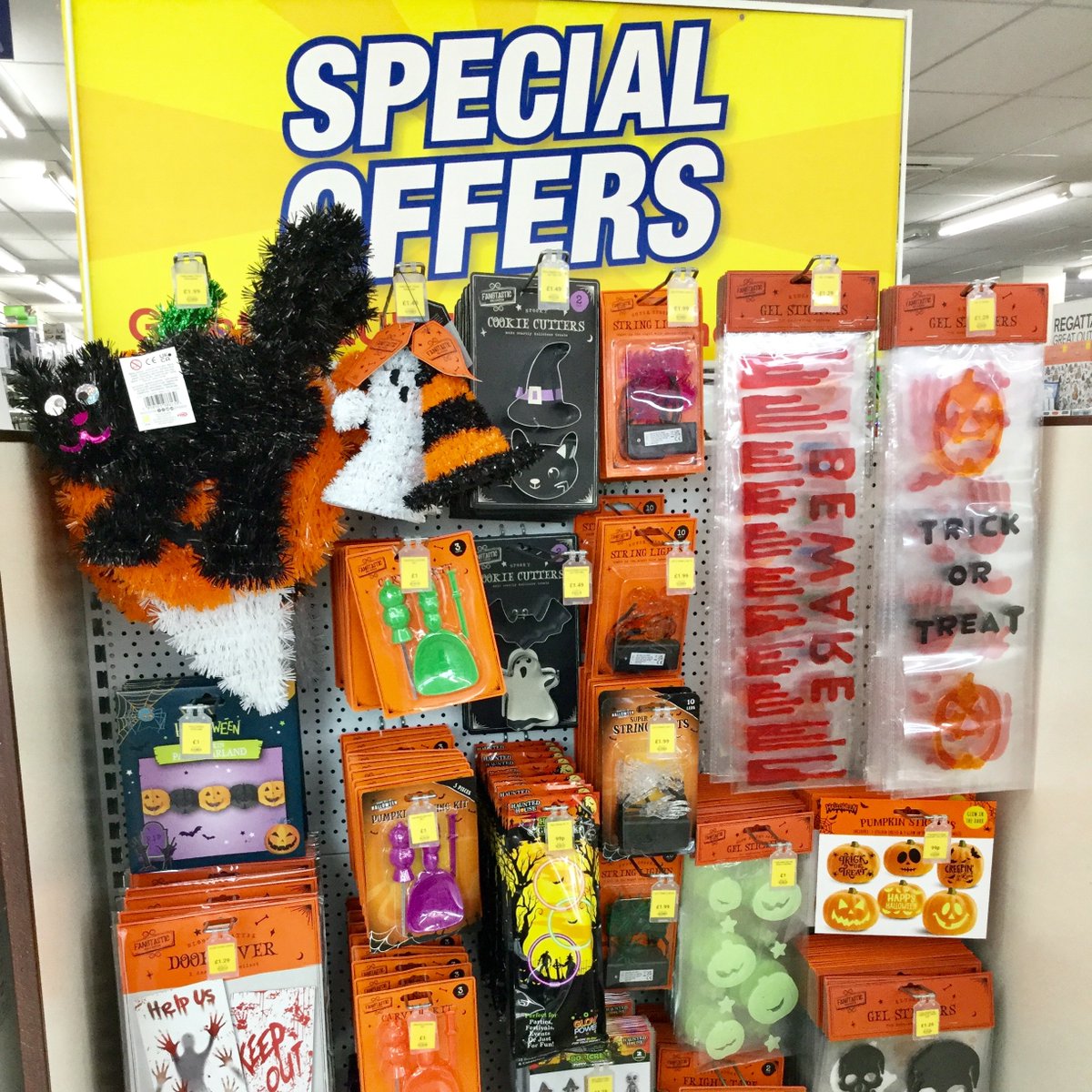 Hillstreetshop's tweet photo. 🎃👻 Things are getting spooky at Boyes 💀🧟‍♂️
#boyeshillstreet #boyesmiddlesbrough #halloween #halloweendecorations #halloweencostume #spookyseason https://t.co/h8vrzRu8MV