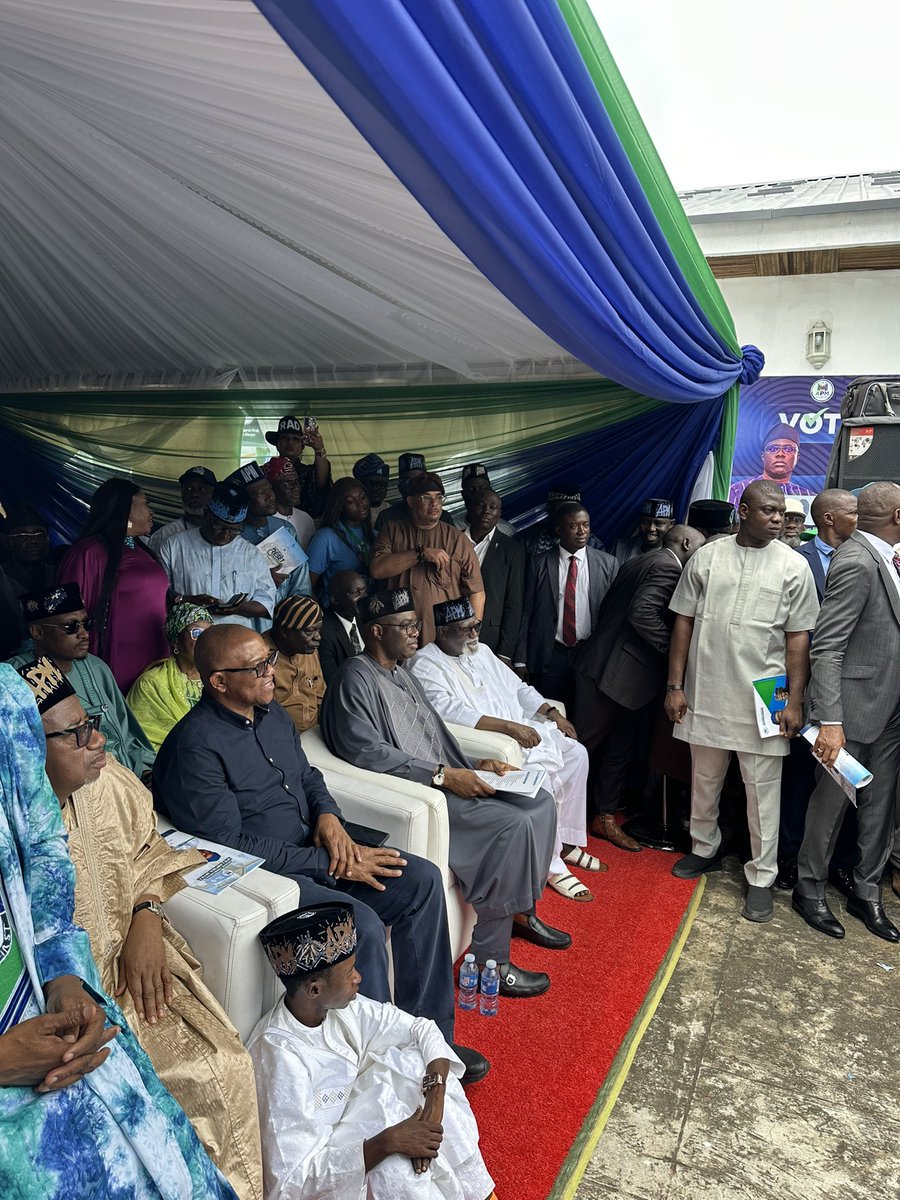 IdrisZekeriJnr's tweet photo. Mr. Peter Obi joins the Governor of Oyo State and candidate of the Allied Peoples Movement (APM) in the forthcoming presidential election, His Excellency Seyi Makinde, as he flags off his presidential campaign today.

He harped on the need for unity and love, particularly given the contentious nature of politics.