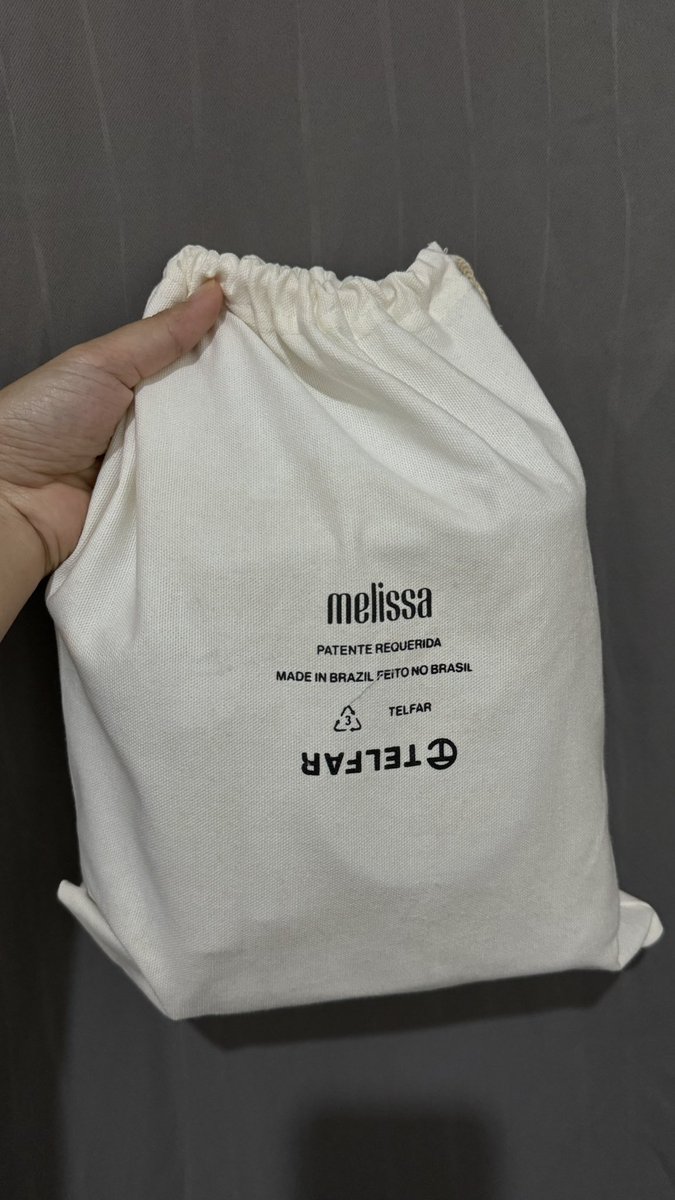 paperan28's tweet photo. Satu lagi yuk, melissa x telfar. Belum pernah dipake sama sekali. Harga beli 1.9jt
Nego aja sampe deal 😁 https://t.co/seTrSjHq4X