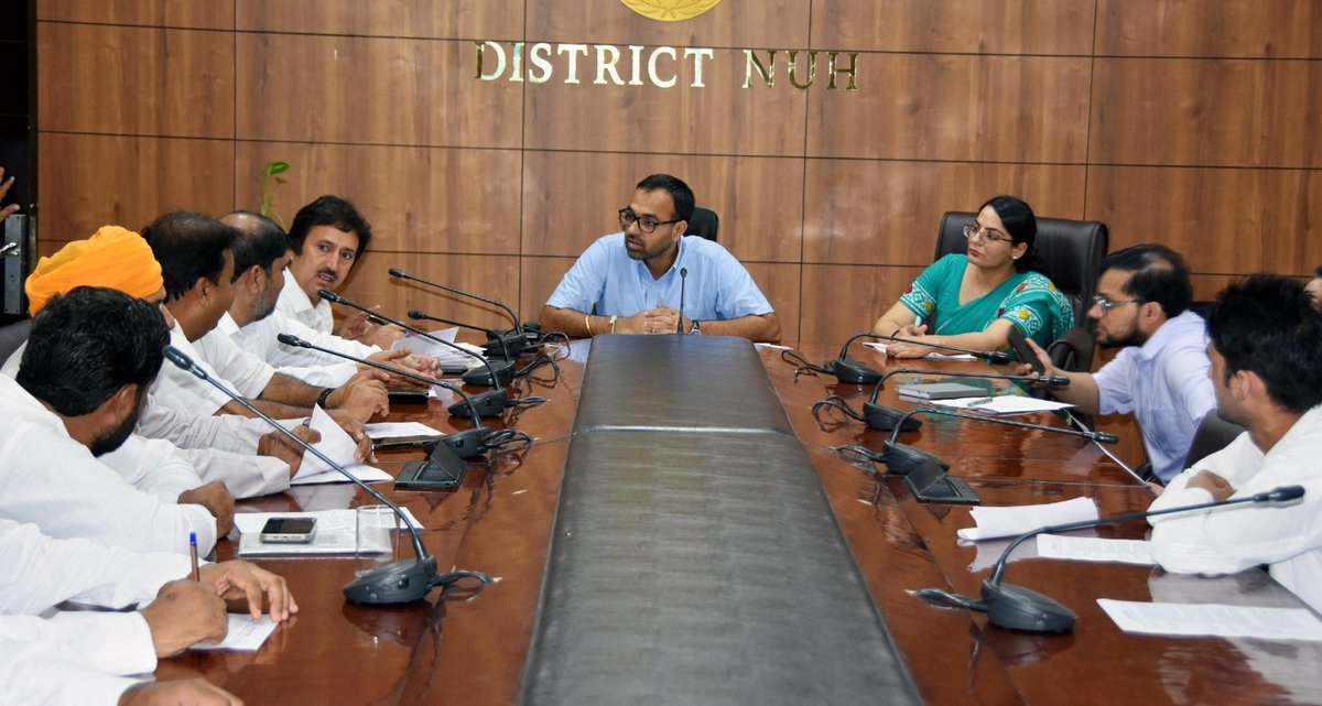 Districtnuh's tweet photo. 🗳️ SIR-2026: उपायुक्त अखिल पिलानी ने राजनीतिक दलों व बीएलए से मतदाता सूची को त्रुटिरहित बनाने में सक्रिय सहयोग का आह्वान किया।

📅 12, 13, 26 व 27 सितंबर को सभी मतदान केंद्रों पर विशेष शिविर।
📌 दावे-आपत्तियों की अंतिम तिथि: 30 सितंबर 2026
📞 हेल्पलाइन: 1950

#SIR2026 #Nuh https://t.co/i0wOlTvp3E