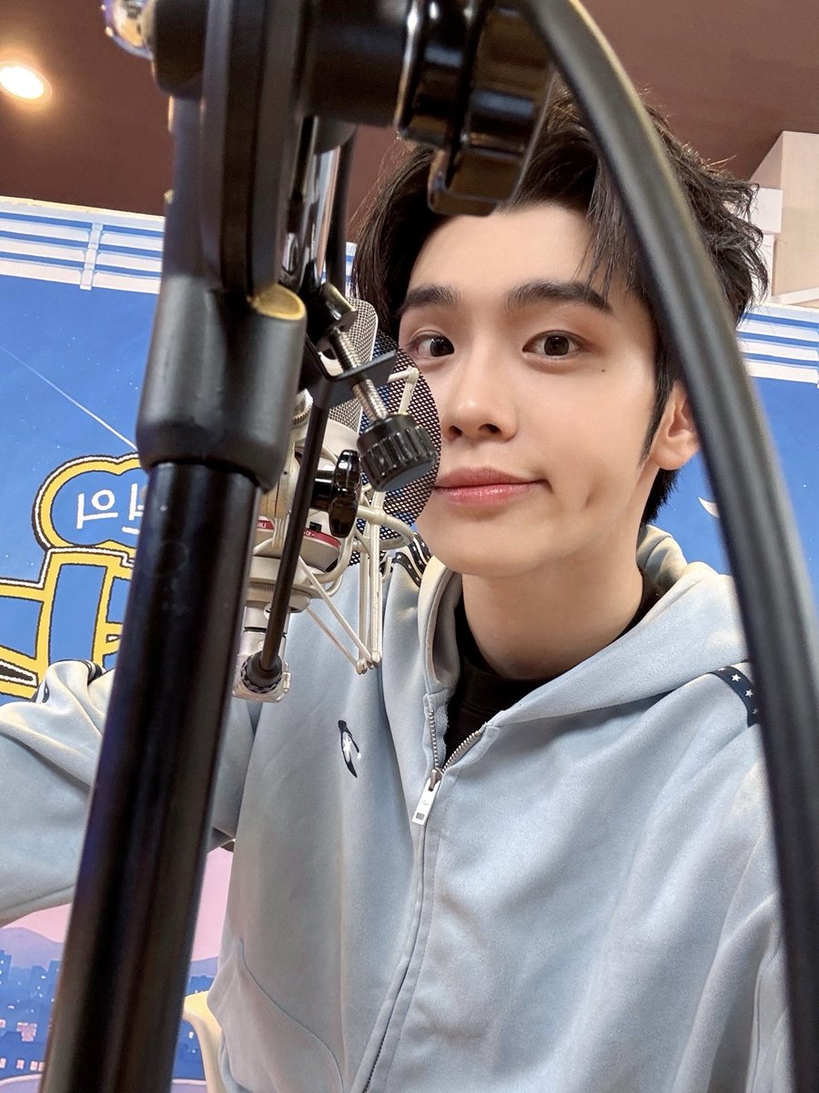 ZB1_official's tweet photo. 260907
MBC FM4U <제로베이스원의 친한친구>

#ZEROBASEONE #ZB1 #제로베이스원 
#KIMTAERAE #김태래 https://t.co/3IsF9VtM2W