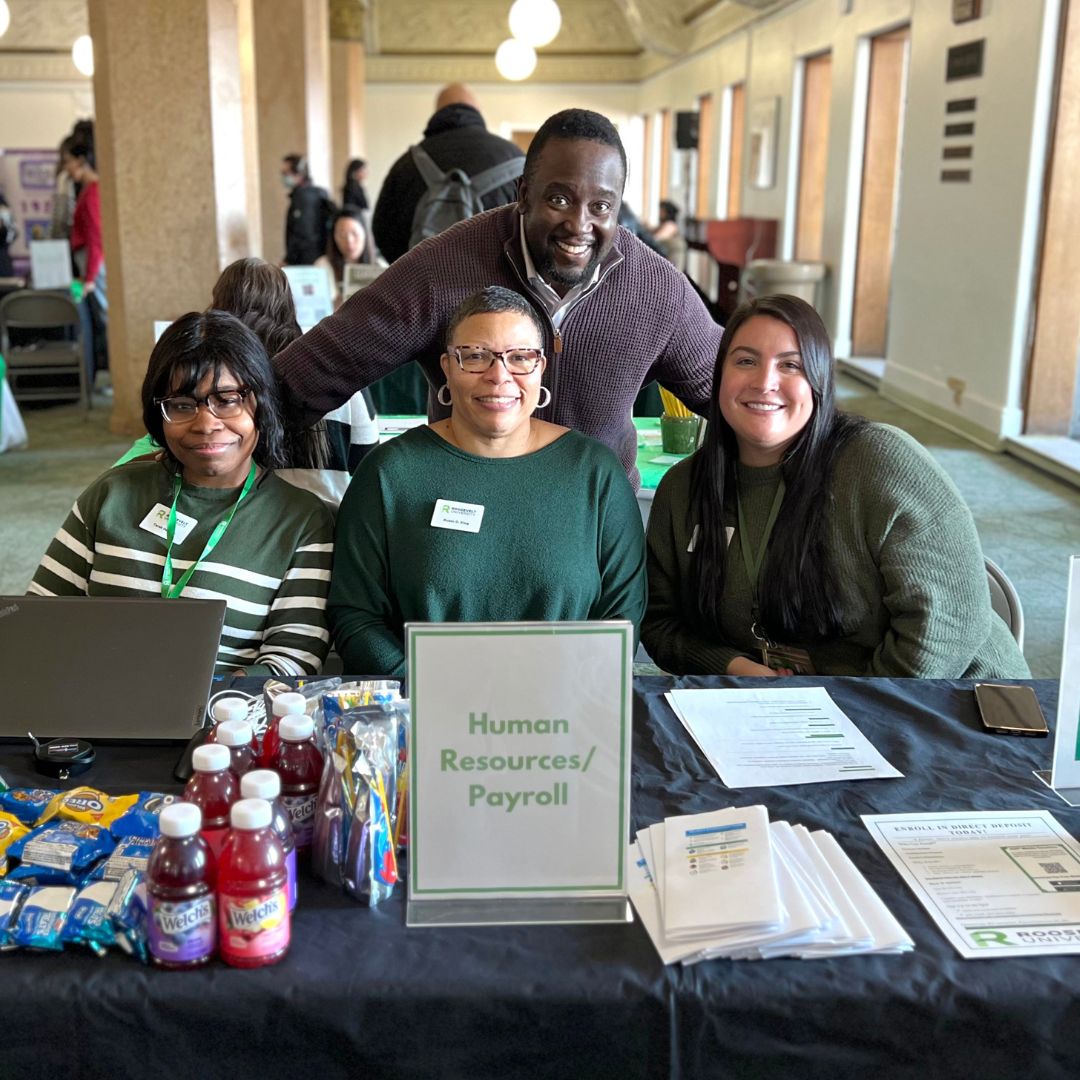 RooseveltU's tweet photo. Happy Labor Day! Today, we celebrate and thank the faculty, staff, and student workers who help support, strengthen, and grow our Laker and Roosevelt community.    

#LaborDay https://t.co/W4BiuVcDuJ