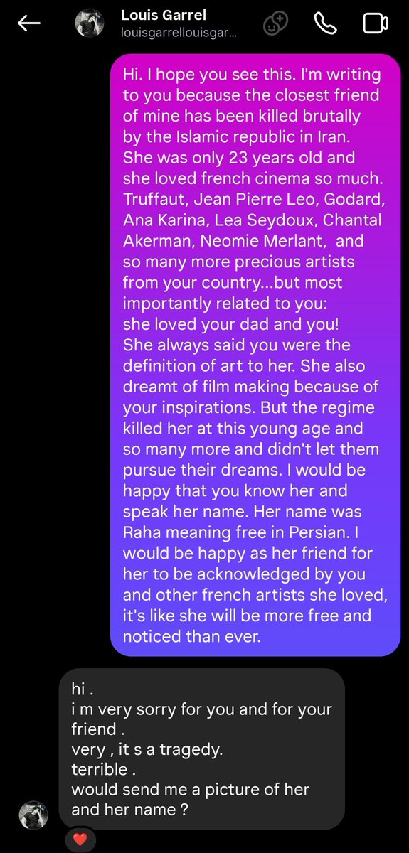 Maahours's tweet photo. جذابیتِ فرنچ و آرتیستیك‌بودنش در فیلم‌ها و واقعیت از نوجوانی مبهوتم کرده، اما اون شبی که سرگردان از شدت سوگ، بدون انتظار جواب براش از رها و عشقش به اون و سینمای فرانسه نوشتم و اون نه‌تنها خوند و همدردی کرد، بلکه عکس رها رو استوری کرد و برام آرزوی دلگرمی کرد، عشقم بهش بی‌نهایت شد. https://t.co/OlQWki9H1t