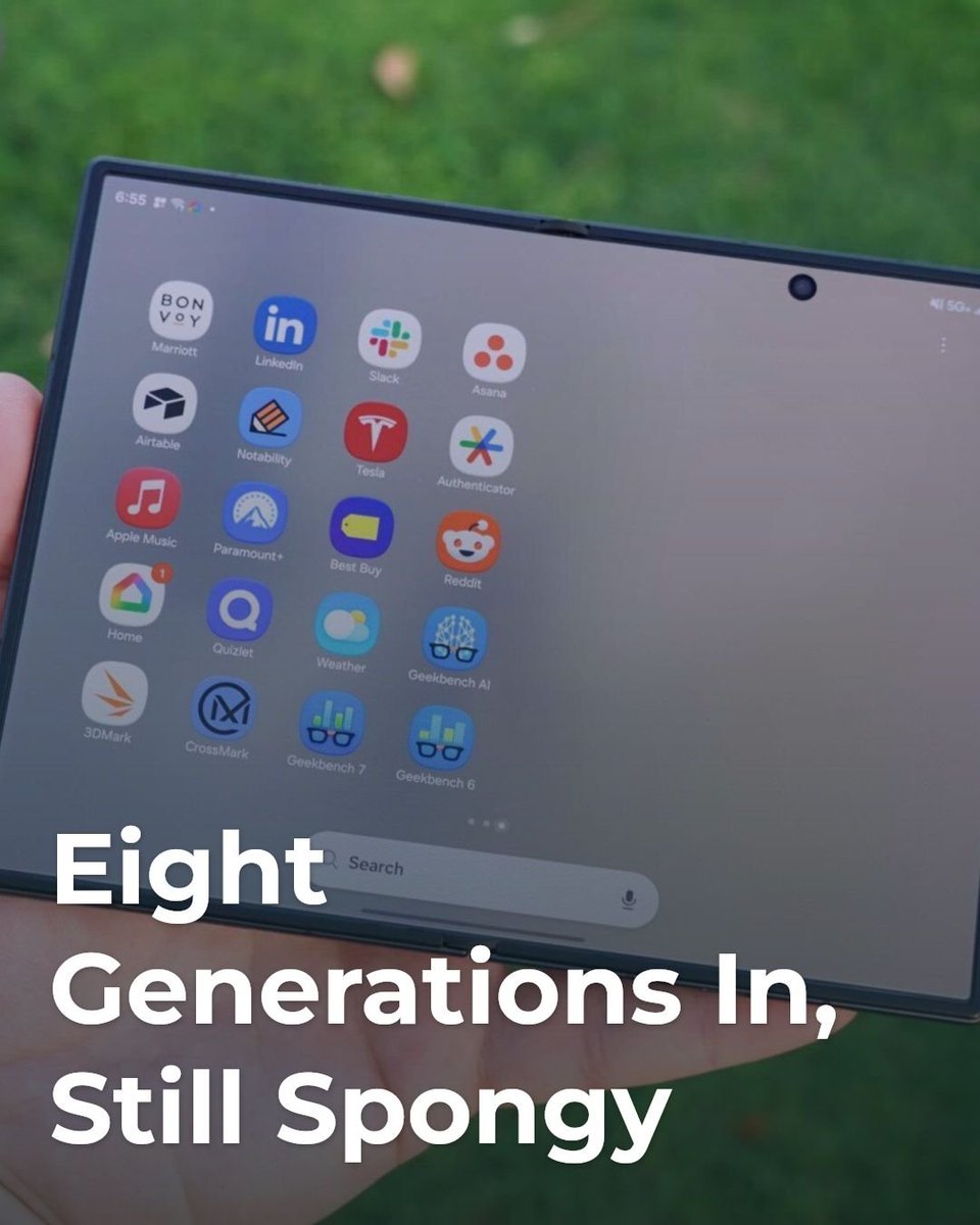 megamobi's tweet photo. Z Fold 8 owners are finding the inner screen's corners sink when pressed — like nothing's underneath.

Some units, not all. Samsung hasn't said a word. #GalaxyZFold8 https://t.co/uuM4X2KZ2E