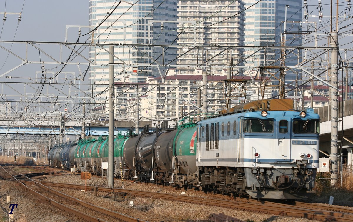 tetsuzou81's tweet photo. 2006.12.13
8780ㇾ 通常は高崎EF65の運用ですが、
この日は同区のEF641015(貨物更新色）が入りました。
#EF64 https://t.co/Ck4XhsOCM9