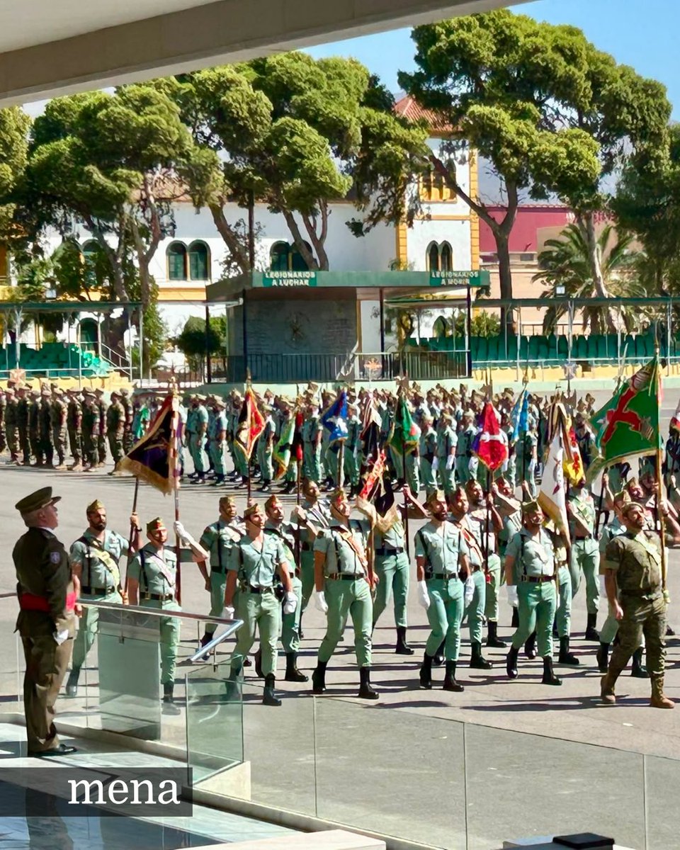 cofradiamena's tweet photo. ⚫️ El Hermano Mayor y el Primer Teniente Hermano Mayor han asistido a la Base Álvarez de Sotomayor, en Viator (Almería), al acto de despedida del Excmo. Sr. D. Agustín Carreras Postigo, General de @Lalegion_es durante los últimos tres años y recientemente ascendido a General de División.

Desde la Congregación enviamos nuestro agradecimiento por estos años de entrega, cercanía y compromiso.

Que el Santísimo Cristo de la Buena Muerte y Ánimas, protector de La Legión, lo acompañe y guíe en esta nueva etapa que hoy comienza.

#LaLegión #Mena2026 #CofradíasMLG