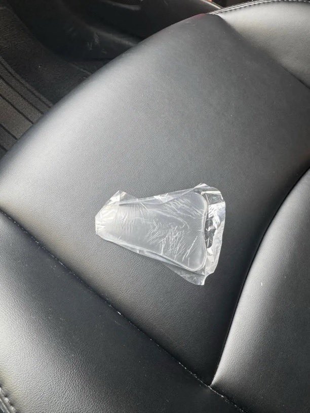 spoiledcaroline's tweet photo. Took my boyfriend’s car this morning and found this on the seat… I have been staring at it and I still don’t know what it is. Somebody explain before I start thinking 😭🙏 https://t.co/dyP8MYxQ6h