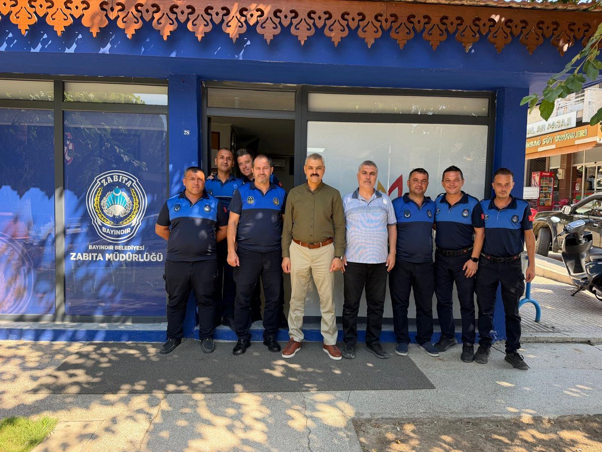 Bem_Bir_Sen35's tweet photo. BEM-BİR-SEN İZMİR’DEN BAYINDIR ZABITASINA ZABITA HAFTASI ZİYARETİ
Bem-Bir-Sen İzmir İl Başkanı Mehmet Fatih Eken, Zabıta Haftası dolayısıyla Bayındır Belediyesi Zabıta Müdürlüğünü ziyaret ederek zabıta personeliyle bir araya geldi. https://t.co/FVk9b3lat0