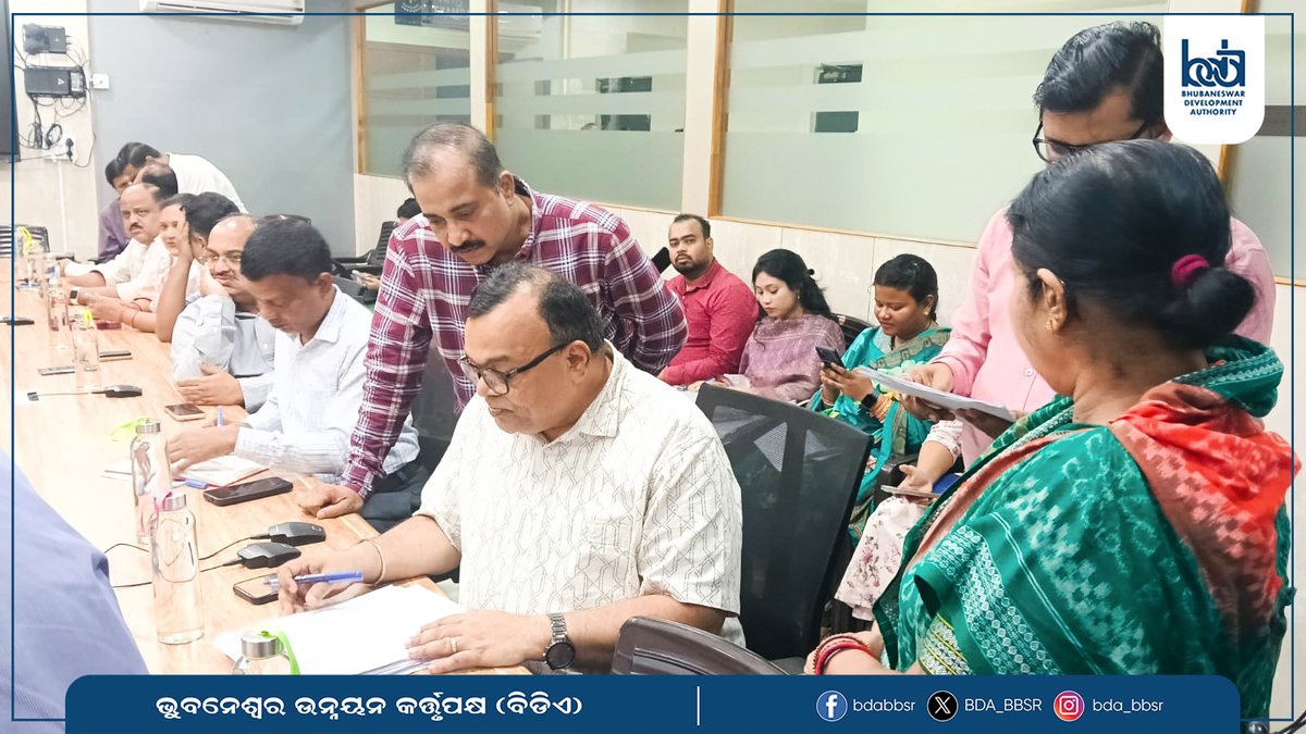 BDA_BBSR's tweet photo. ବିଡିଏ, ବିଏମ୍ସି ଏବଂ ସ୍ମାର୍ଟ ସିଟି ଲିମିଟେଡ୍ ମିଳିତ ଭାବେ ଜନ ଅଭିଯୋଗ ଶୁଣାଣି ଆଜି ବିଏମ୍ସି ମୁଖ୍ୟାଳୟରେ ଅନୁଷ୍ଠିତ ହୋଇଯାଇଛି। ଲୋକମାନେ ସେମାନଙ୍କର ବିଭିନ୍ନ ଅଭିଯୋଗ ବିଭାଗୀୟ ଅଧିକାରୀମାନଙ୍କୁ ଜଣାଇଛନ୍ତି।
#PublicGrievance #BDA https://t.co/Mj2jAxOIcq