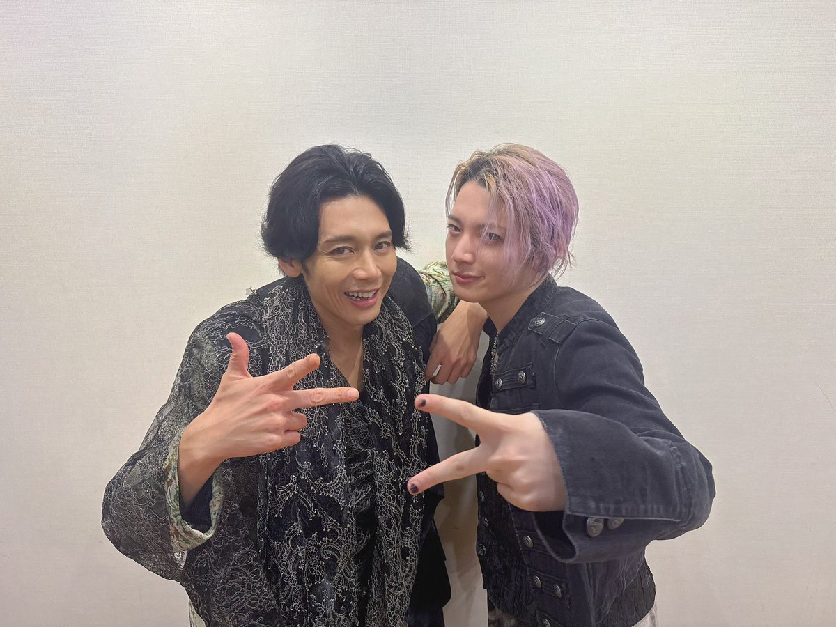 shotomita18's tweet photo. ミュージカル「HUNGER」
制作発表でした！
ご視聴いただいた皆様
ありがとうございました！！
緊張感ある本読みでした。
どう形になるのかも楽しみに
必死で頑張ります。

明日からまた三國志モードにて
しっかり生き抜きます！！

休演日にも凌大と😊 https://t.co/neuk13FWpb