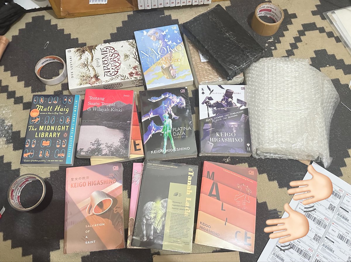 emitt3r's tweet photo. Dua hari ini udah sold sebanyak ini guys, bahkan beberapa sudah ada yg dikirim. Terima kasih ya semuanya 🥹 https://t.co/MY6lzGe9yh