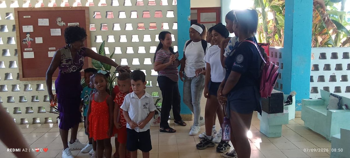 Yurliandis1's tweet photo. Realizamos en la mañana de hoy
Acto de recibimiento de los estudiantes de la escuela pedagógica en #Regla, #LaSierraChiquita https://t.co/Pn0rntHQl2