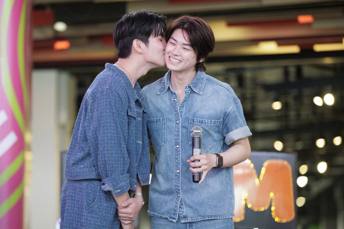 stampc4fanbase's tweet photo. ยิ้มของทั้ง ยูยะและแสตมป์ เป็นยิ้มที่มีความสุขที่แท้จริง ดูแล้วยิ้มตามเลย @stampc4 
@matsuzakiyuya 

#30ปีENERGYไม่มีตก #Stamp30thHBD 
#YuTam #savemeช่วยด้วยผมรักเงือก https://t.co/7C83elhgCN