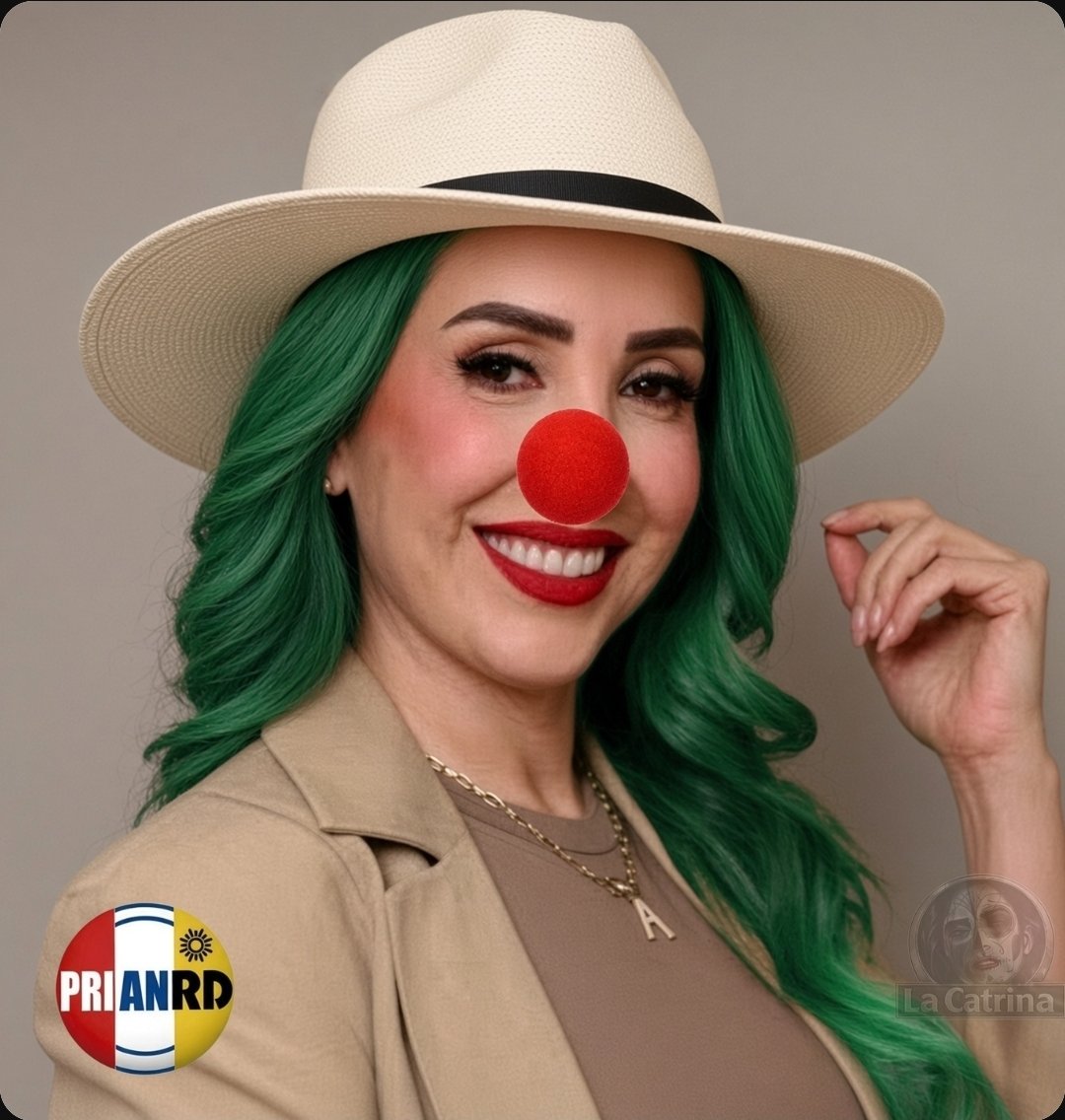 catrina_nortena's tweet photo. 🚨 Así quedó Chayu$$ena @azucenau de Payasa con su Sombrero de Grecia Quiroz cuando subió un video diciendo que habían abucheado en Colima a nuestra PresidentA @Claudiashein 

Pero luego después que la EXHIBIERON tuvo que borrar su tuit sin pedir disculpas como siempre... https://t.co/TR4evC1Co4