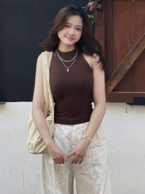handangtapnac's tweet photo. Ăn mặc đơn giản, chỉ bú chứ k nắc https://t.co/uQfEbJTvN9